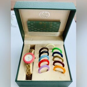 Gucci Gold Chain Women’s Watch with Interchangeable Bezels🌸🌼🌺